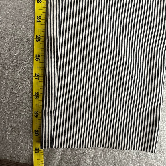 [US8T]Chico’s Striped Black and White Ankle Pants Career - Picture 6 of 10
